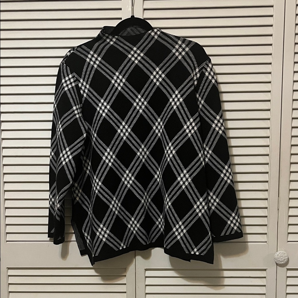 Anne Klein Black and White Knit Sweater NWOT